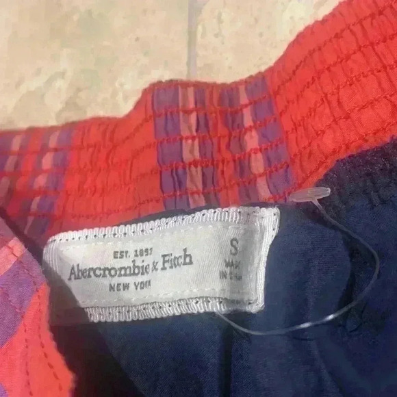 Abercrombie plaid skirt - Picture 3 of 4